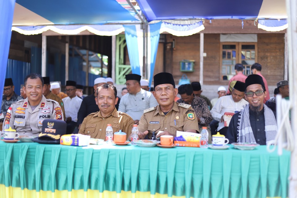 Pesantren Babus Sa’adah Lepas Santri Angkatan VI, PKBM Dewan Dakwah Luluskan Angkatan Pertama